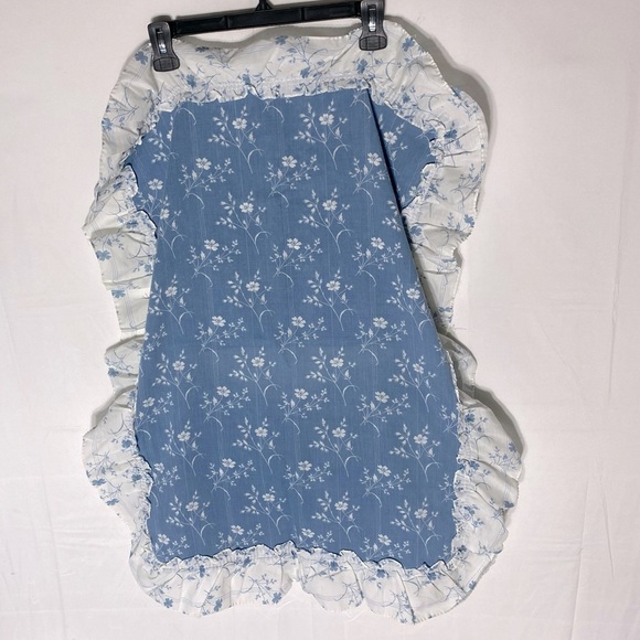 Vintage Blue White Floral Pillowcases With Ruffle Thrim x2 - Picture 4 of 13